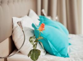 Hotel Versailles, ρομαντικό ξενοδοχείο σε Luts'k