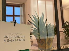 L'Omérade: Appartement de charme dans une maison audomaroise, hotel in Saint-Omer