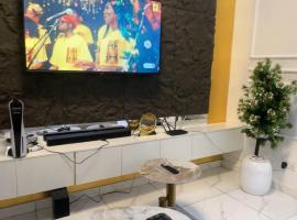 One bedroom shortlet, Pacific Abode Estate, hotel din Ikota