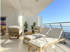 Breathtaking Sea and Marina View City Center 2 bdr