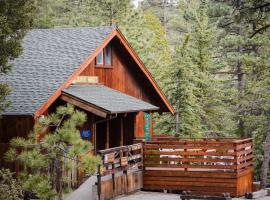 Idyllwild Camping Resort Wheelchair Accessible Cottage, holiday park in Idyllwild