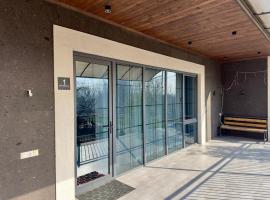 LARTA Rest House、Ashtarakのホテル