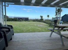 Large Bach - Mahia, Blue Bay sea views