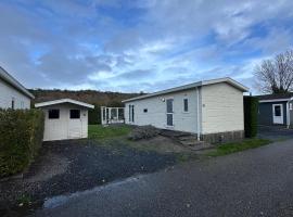 Breskens Chalet am Strandaufgang Haus Nr B029, хотел в Брескенс