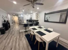 2 Fam home Sleeps 14