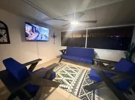 2 Fam home Sleeps 14