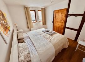 NEU Stilvolle Maisonette direkt am Rhein Nähe Bonn, Hotel in Remagen