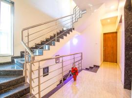 Nakshatra 4bhk Villa by DanCenter | BBQ | Pvt pool | Lonavala, khách sạn ở Lonavala