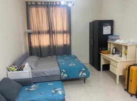 DELUXE Studio Apartment, hotel in Sharjah