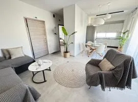 Pnoẽs Volos City Center Luxury Suite with private parking