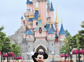 Disney 4 min, from 4 to 14 Guests, 4 bedrooms, free parkings, 100 m2, Hotel in Chessy