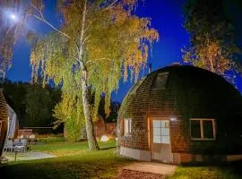 Kugelhaus Tamika - Sauna, Whirlpoolwanne und Kamin am Tollensesee