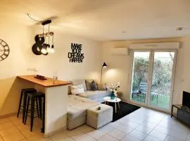 Le Cocoon Jasmin T2 RDC cosy avec jardin clos