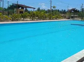 Linda casa em condomínio fechado