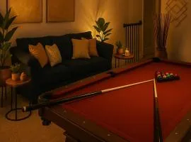 Crew Housing Long Stay Games & Putting Green