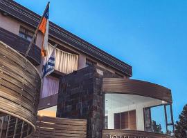 Nuevo Mundo, hotel i San Rafael