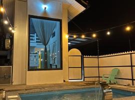 Memerang Tiny House & Pool near Merang Jetty, hotel i Setiu