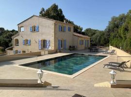 Villa Vitalba - Le charme corse avec piscine, hotel in Sartène