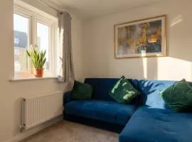 Bright & Modern 4 Bedroom House in Yeovil