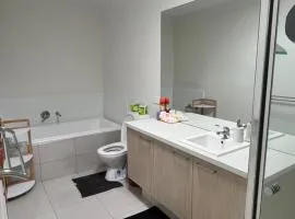 Comfort Stay Clyde north