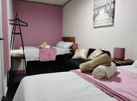 Cozy 1BR Apartment with Private Entrance