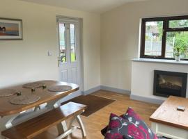 Private modern guest house, Hotel in Yetminster