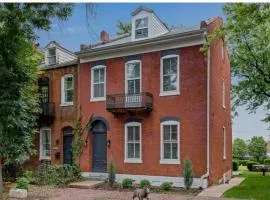 South City Hideaway by StayLage