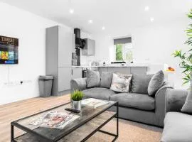 Modern Two Bed Apartment - Netflix - Balcony - Parking - 5MC