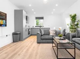 Cozy Two Bed Apartment - Balcony - Parking - 5MAR