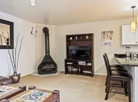 Unbeatable Location, Cozy Studio, Ski-In Ski-Out, Main Street Access, Perfect for Adventure!