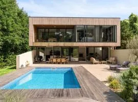 Exclusive Duplex Mansion with Jacuzzi & Pool