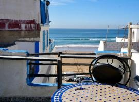 tamazirt surf house, hotel in Taghazout