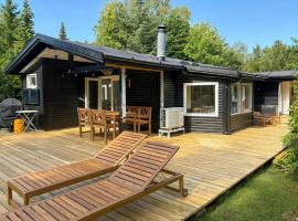 Summerhouse Close To Nature And Beach, hotel in Rørvig