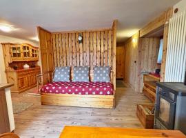 Petit Logement Cerise L'écrin d'Ari, hotel in Cerise