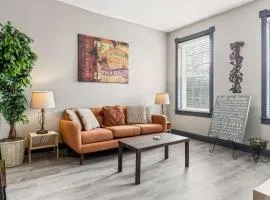 Gateway Duplex Retreat by StayLage