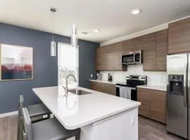 Landing Spectacular 2BD in San Marcos