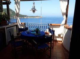 casa di Andrea, hotel en Campese