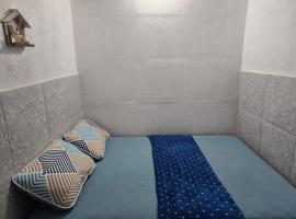 Quarto individual ou casal próximo a rodoviária e aeroporto, hotel in São Luís