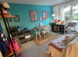 Quiet, cozy and central Beach Apartment with Pool &Terrasse