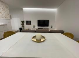 Birds Shelter & Birds Leaves, hotel em Fânzeres