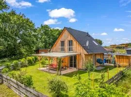 Haus am Seeufer mit Badestelle in 200m, große Sonnenterrasse, umzäunter Garten, Hunde willkommen