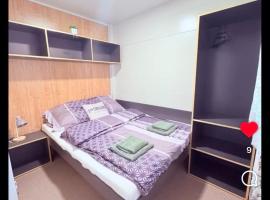 Laura10 Milan9, Hotel in Pakoštane