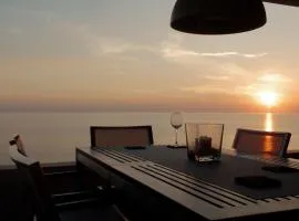 Sea Horizon Private Villa with Panoramic Sea Views