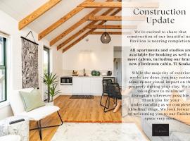 Tui & Nikau Cabins, viešbutis mieste Mangafajus