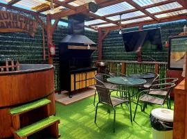 Casa Quincho y Tinaja caliente en Parcela Completa