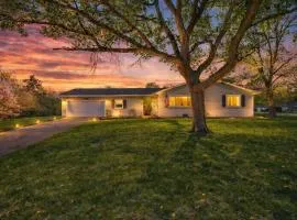 Minutes to Notre Dame - The Light on Brighton