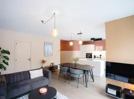 Luxury City Apartment I Walk to beach