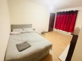 Comfortable Room Near Brookes University and Oxford Hospitals, D