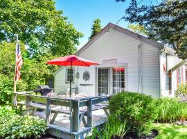 2 mins from Nauset Beach, hotel in Orleans