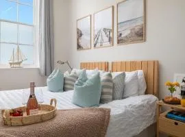 Charming 2 Bedroom Apartment in a Converted Chapel - Free Parking, Smart TV, Fast WiFi and Self-Check-In by Yoko Property